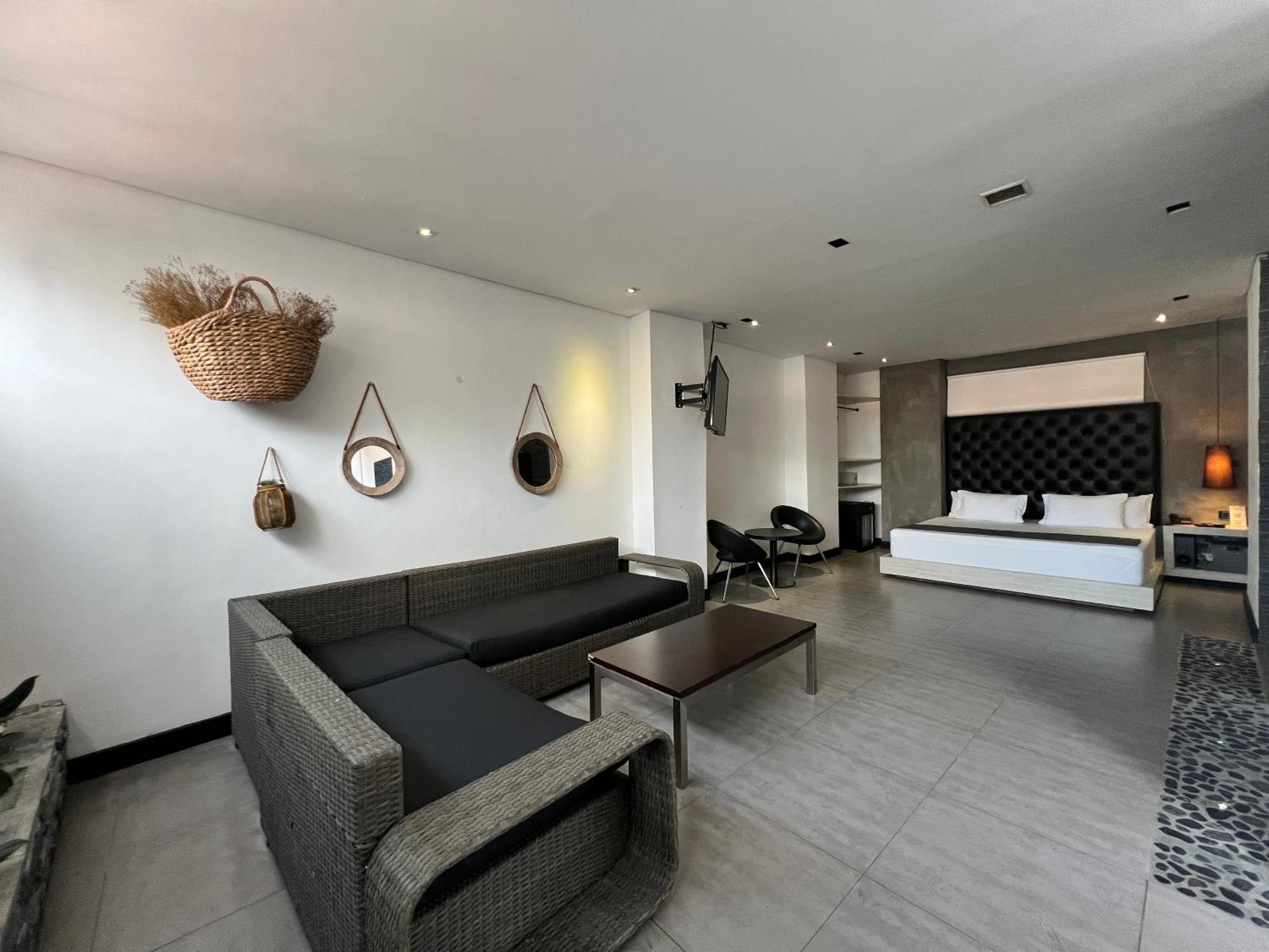 Hotel 47 Medellin Center Εξωτερικό φωτογραφία