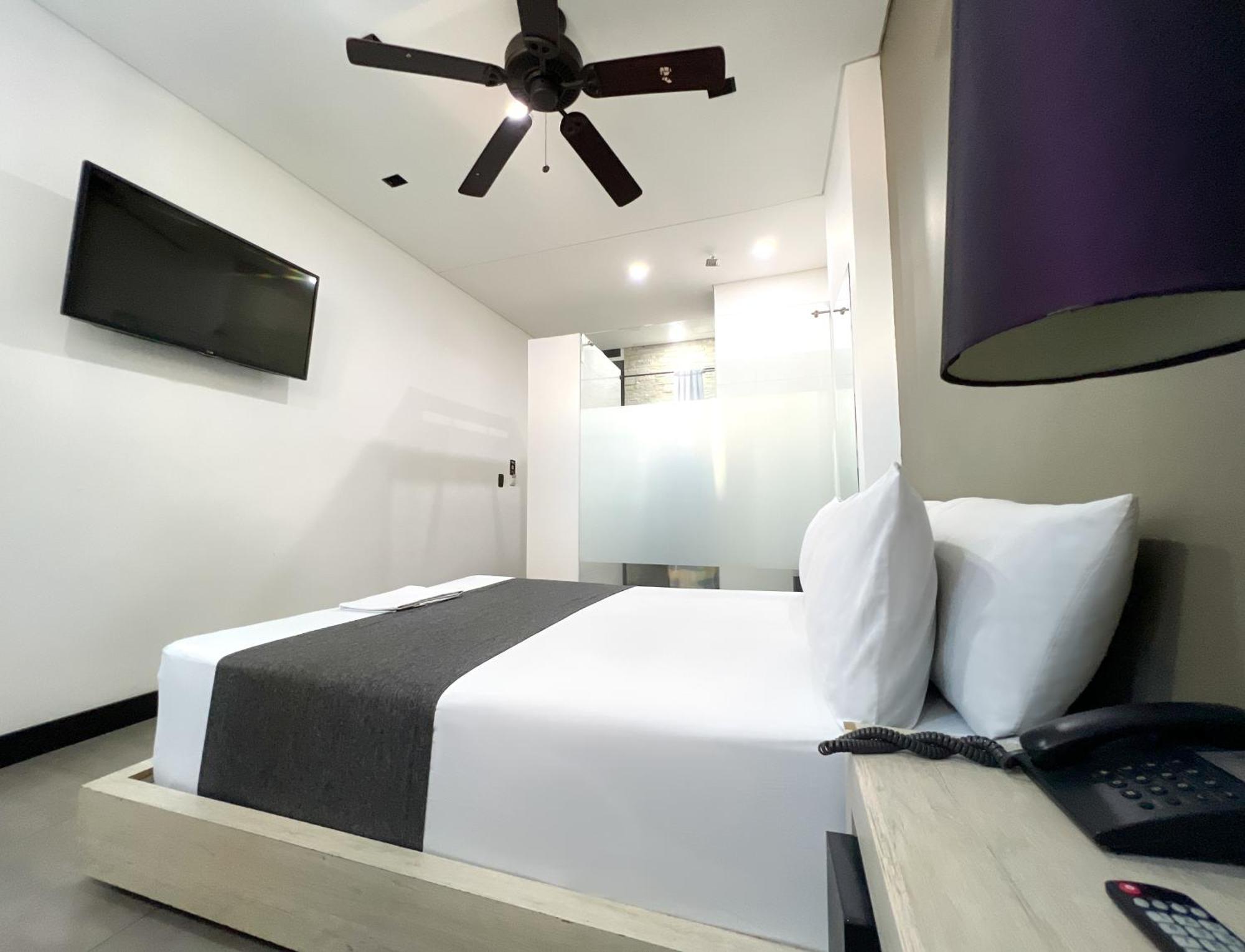 Hotel 47 Medellin Center Εξωτερικό φωτογραφία
